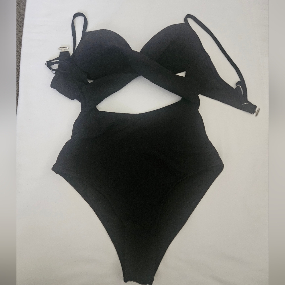*Brand new without Tags* Cupshe Black One Piece Swimsuit